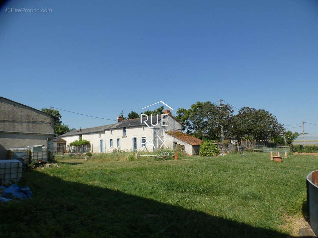 Maison à SAINT-GENEST-D&#039;AMBIERE