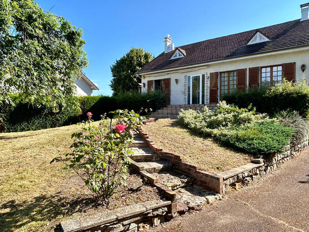 Maison à LIVRY-SUR-SEINE