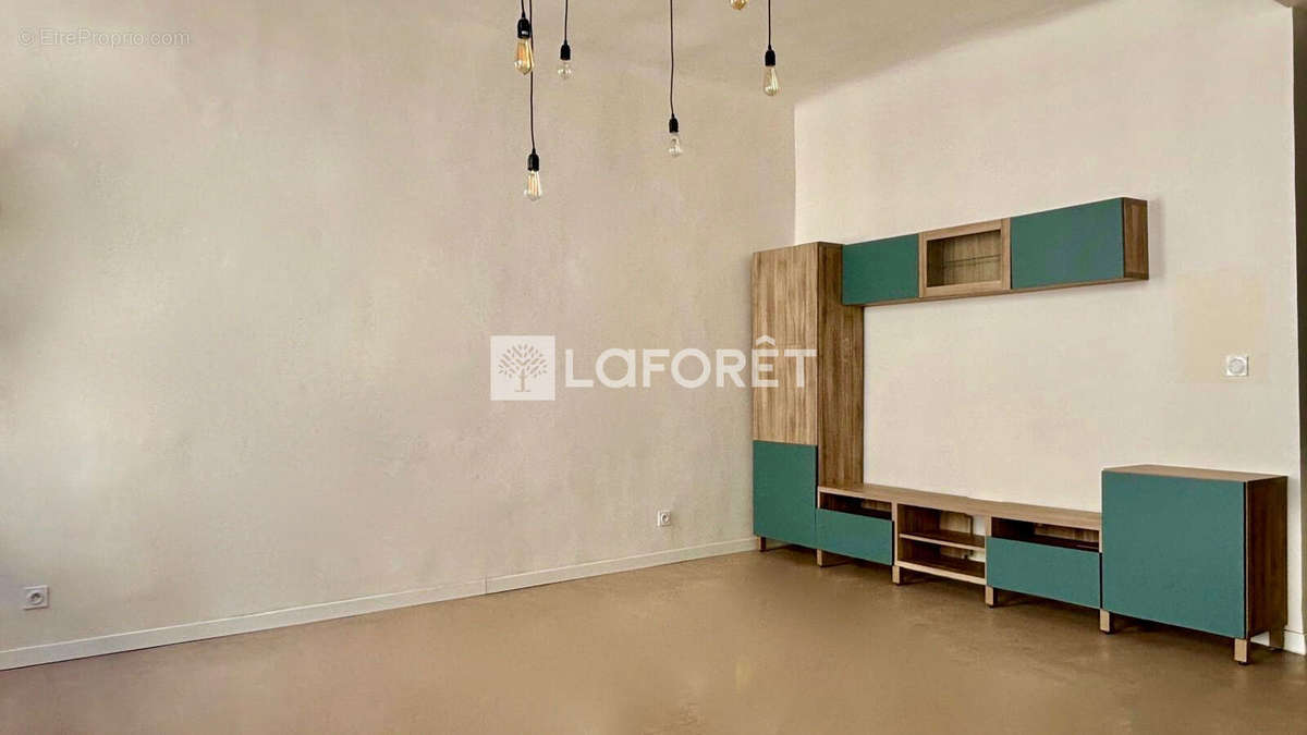 Appartement à MARSEILLE-1E