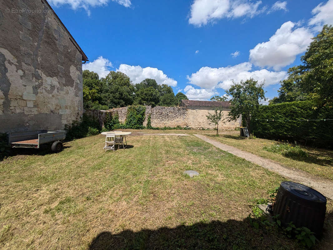 Maison à LAMARQUE