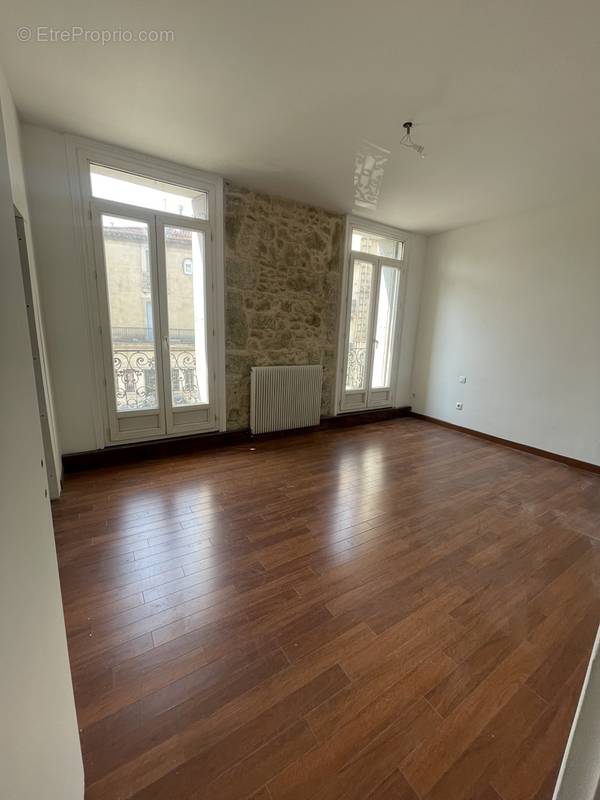 Suite parentale avec ses pierres apparentes - Appartement à BEZIERS