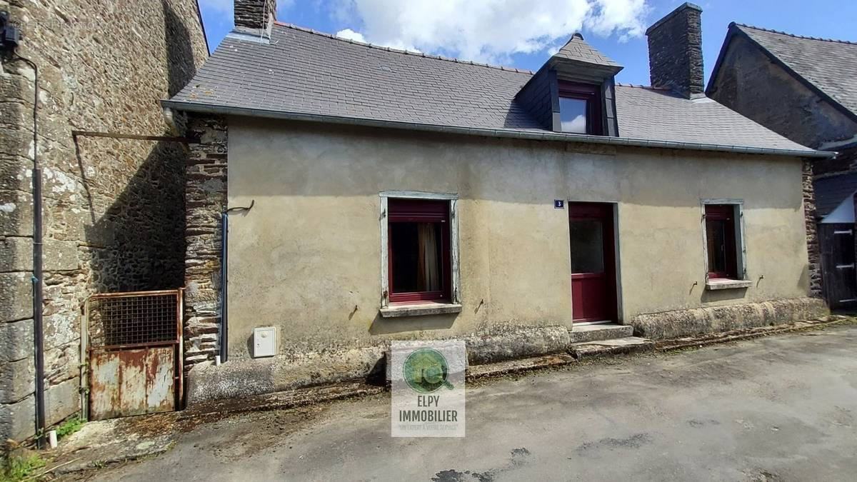 Maison à BAZOUGES-LA-PEROUSE