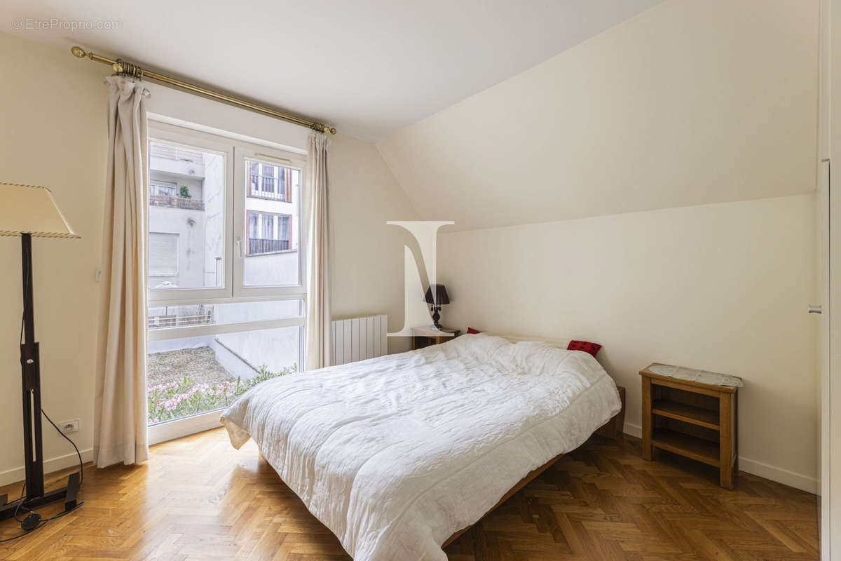 Appartement à PARIS-15E