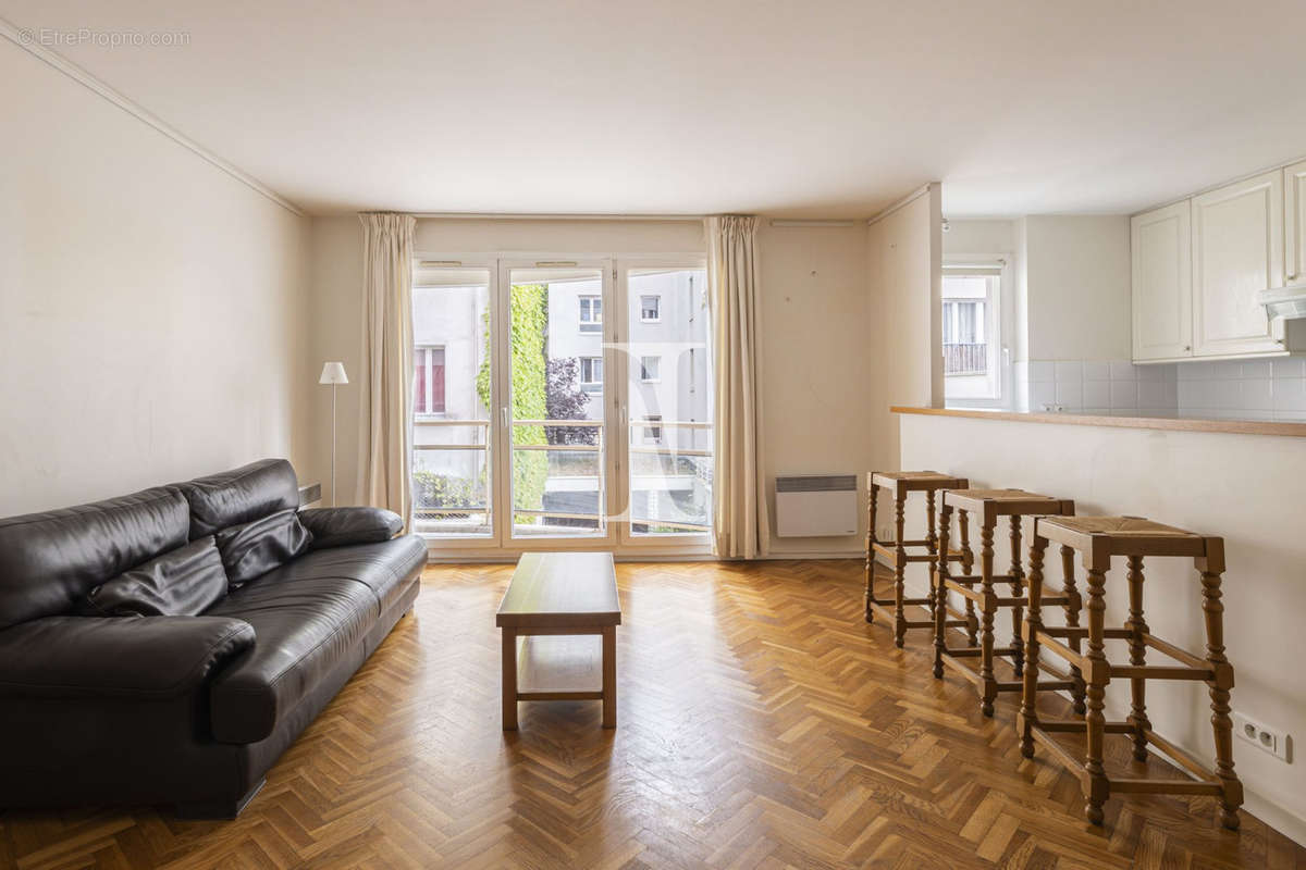 Appartement à PARIS-15E