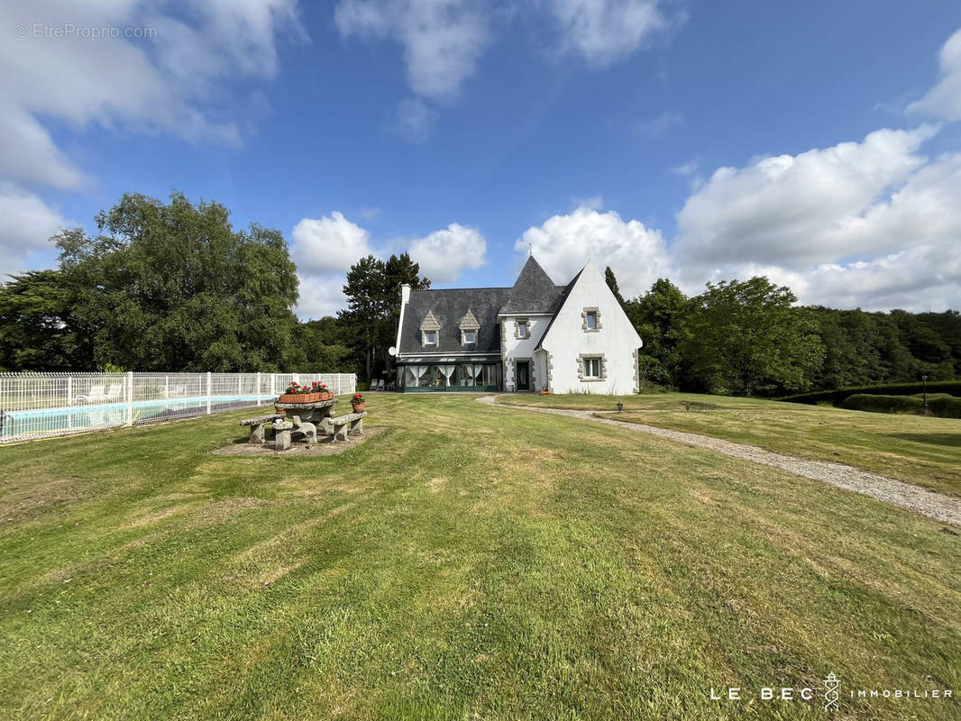 Maison à SAINT-JEAN-BREVELAY