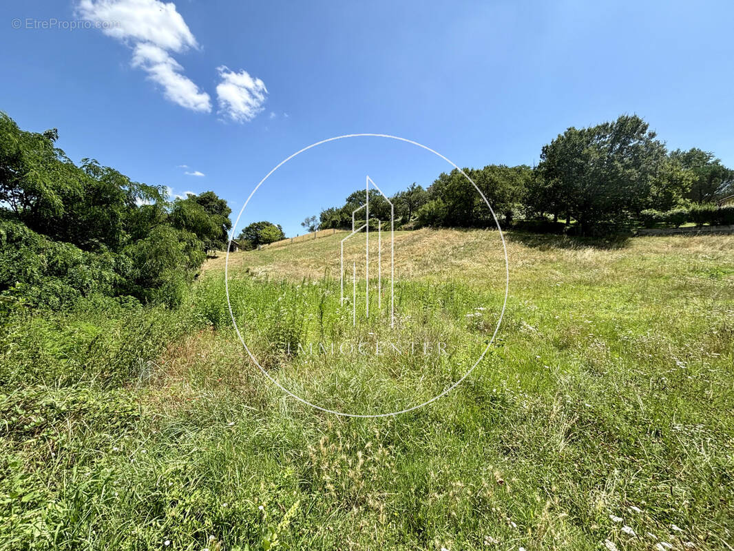 Terrain à SAINT-CLAIR-DU-RHONE