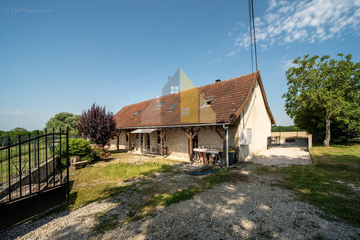 Maison à MOUTHIER-EN-BRESSE