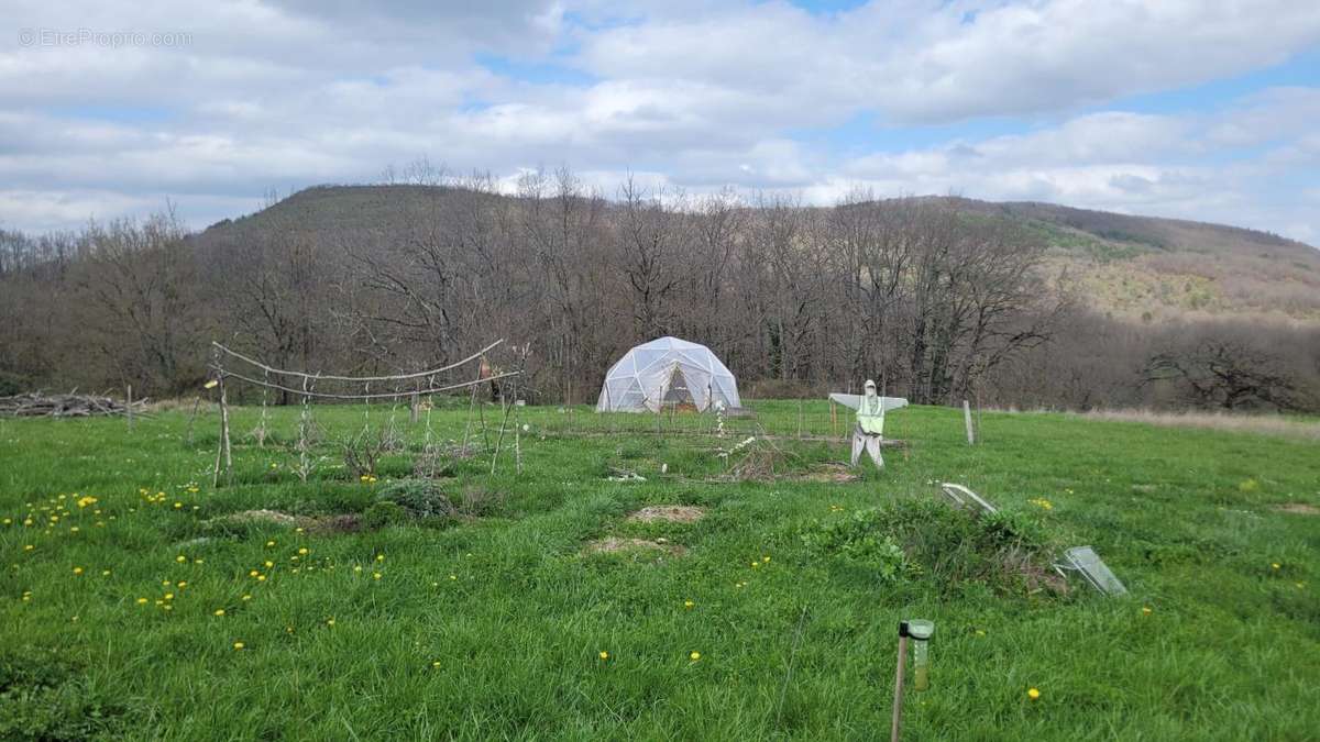 Terrain à ESCLAGNE