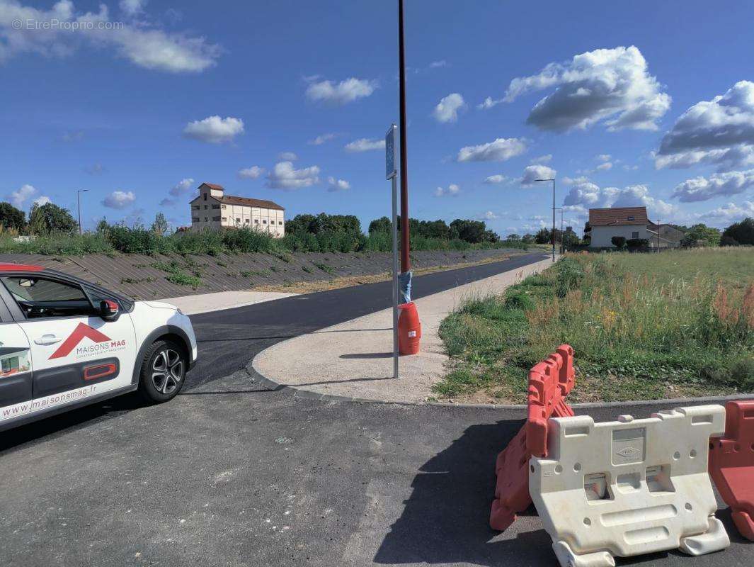 Terrain à SAINT-POURCAIN-SUR-SIOULE