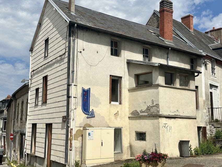 Maison à SAINT-GERVAIS-D&#039;AUVERGNE