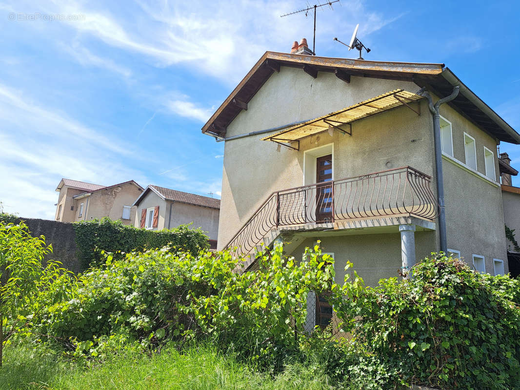 Appartement à PONT-DE-CHERUY