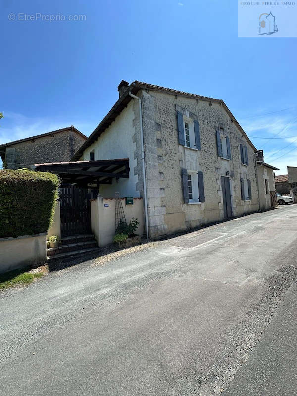 Maison à SAINT-PAUL-LIZONNE