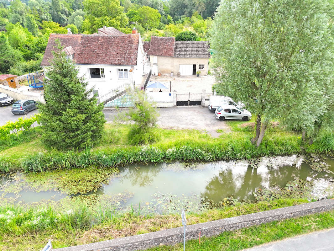 Maison à LESIGNY