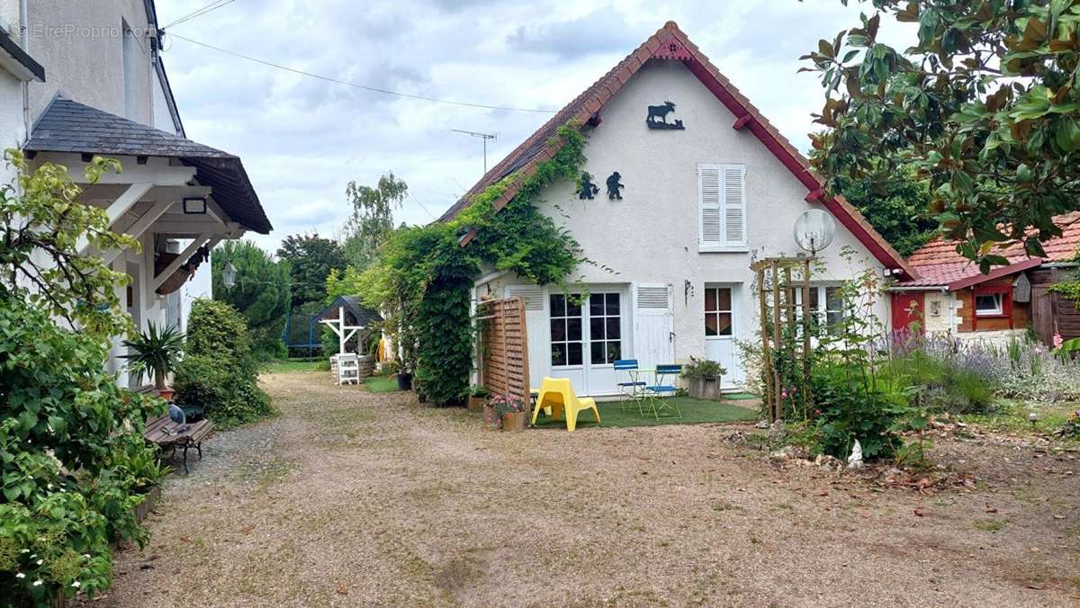 Maison à CELLETTES