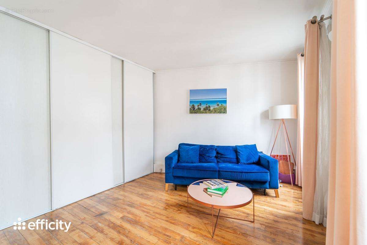 Appartement à PARIS-7E