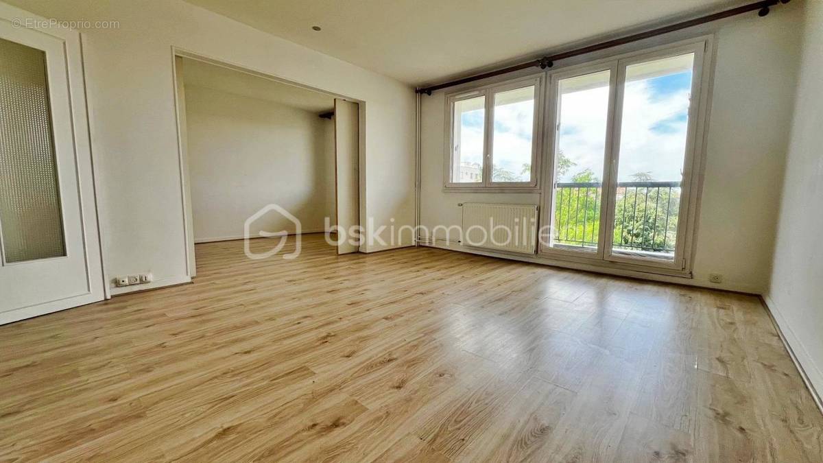 Appartement à CORBEIL-ESSONNES