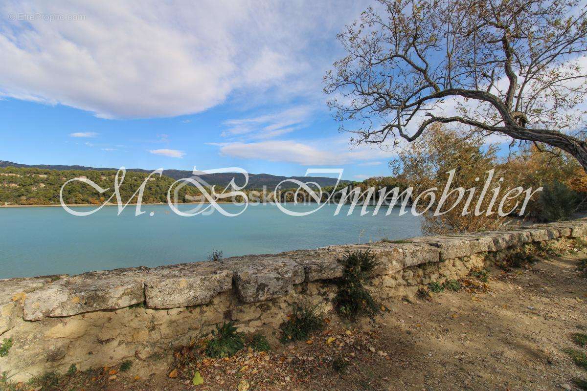 Terrain à LA MOTTE-D&#039;AIGUES