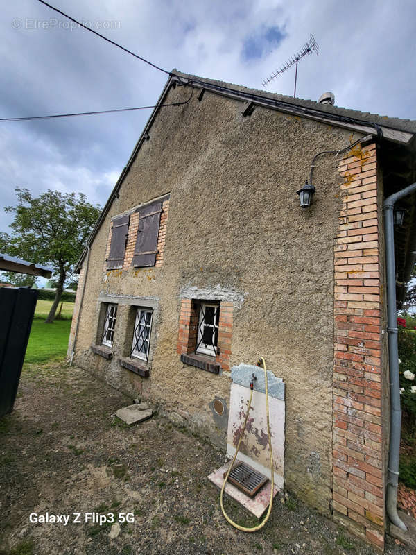 Maison à VILLAINES-LA-CARELLE