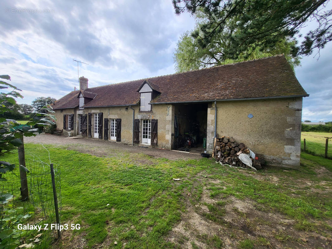 Maison à VILLAINES-LA-CARELLE