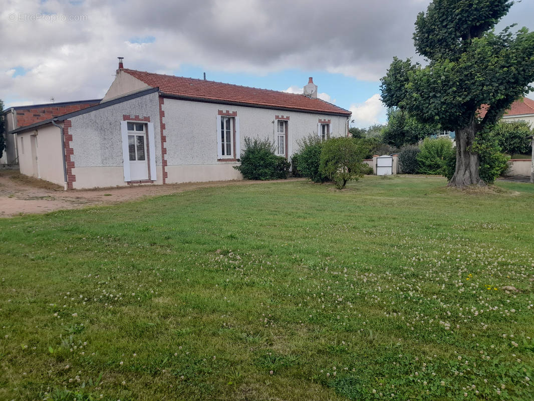 Maison à LES HERBIERS