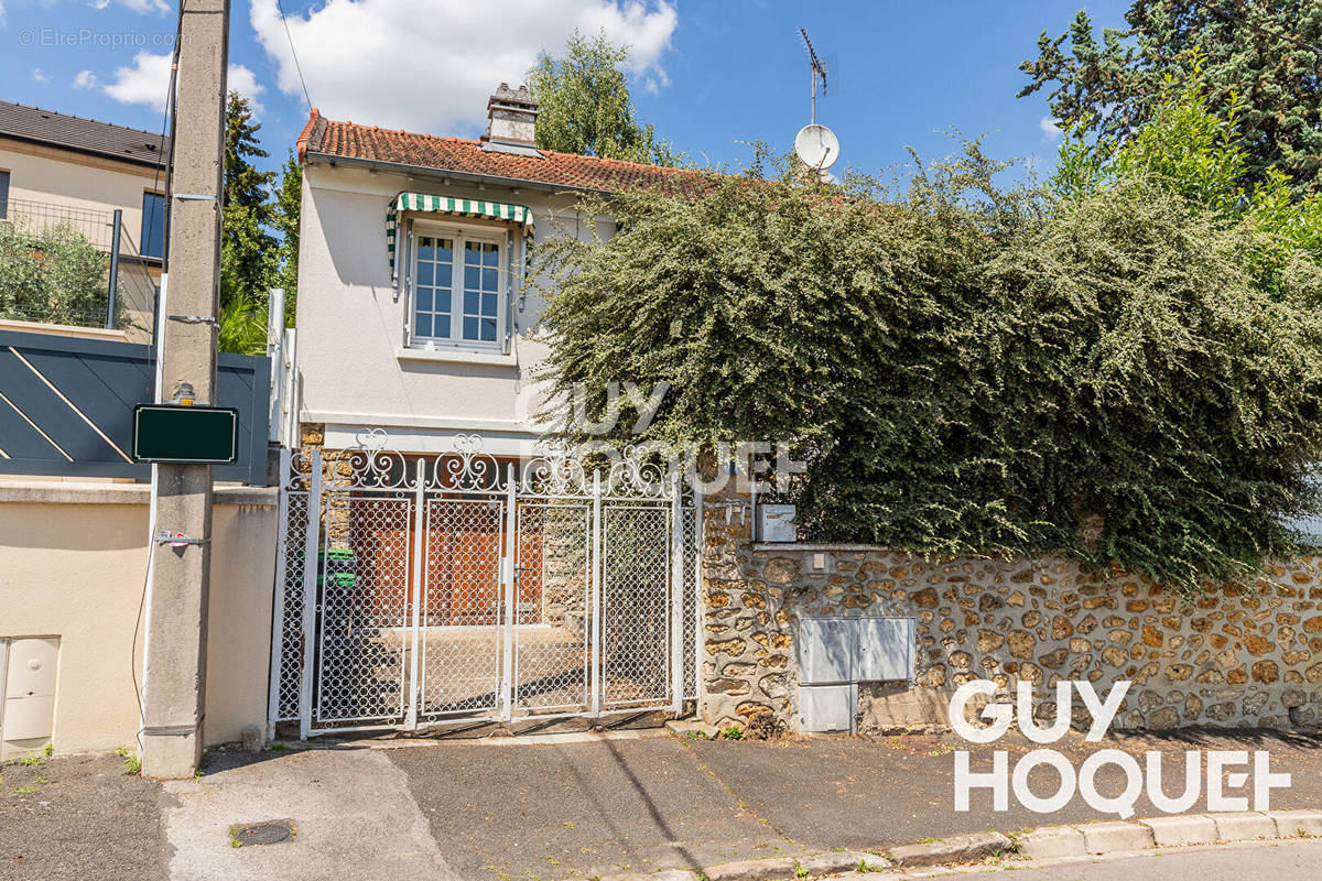 Maison à SAVIGNY-SUR-ORGE