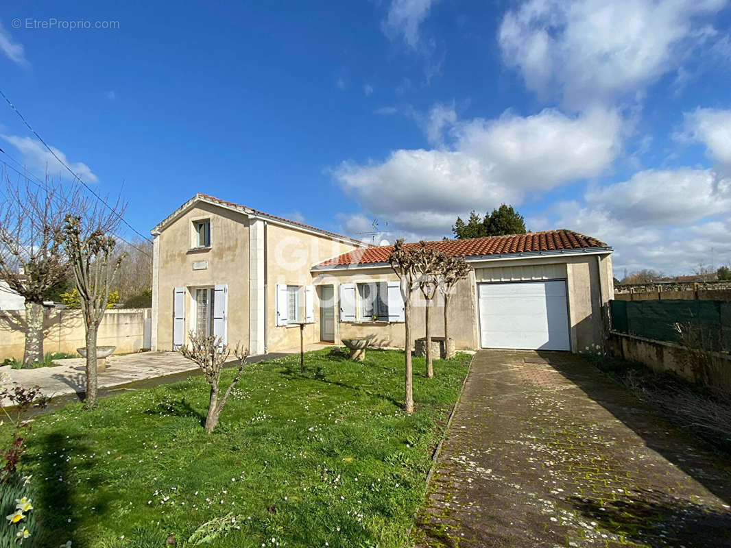 Maison à FONTENAY-LE-COMTE