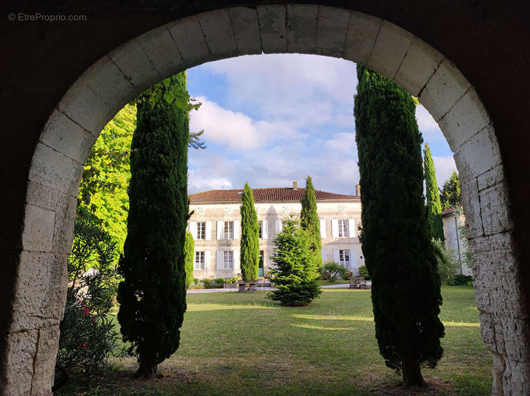 Maison à COGNAC