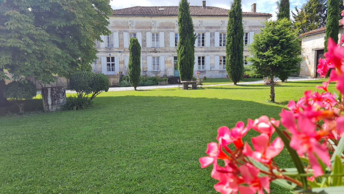 Maison à COGNAC