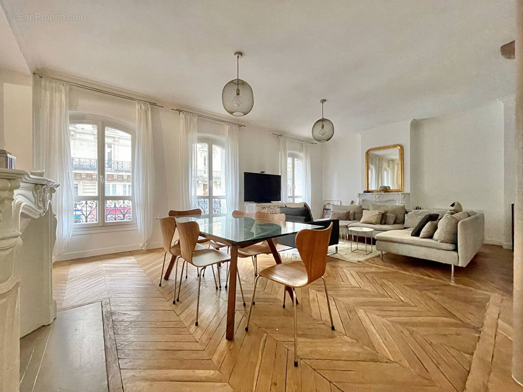 Appartement a louer paris-2e-arrondissement - 3 pièce(s) - 84 m2 - Surfyn