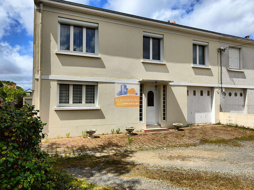 Maison à BOUGUENAIS