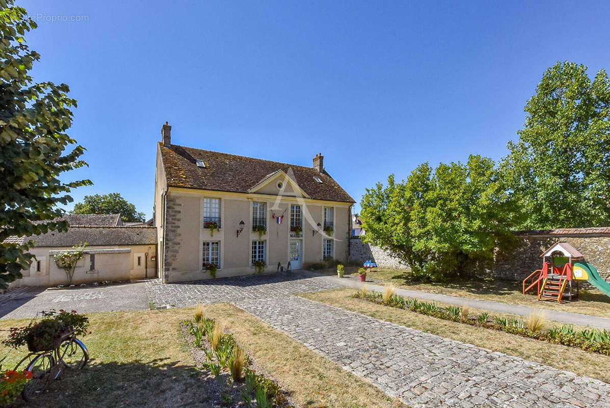 Maison à CHAMPEAUX