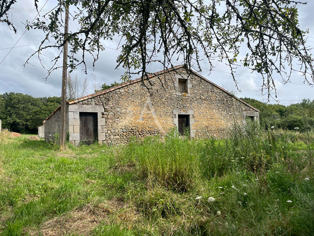 Maison à AVRILLE