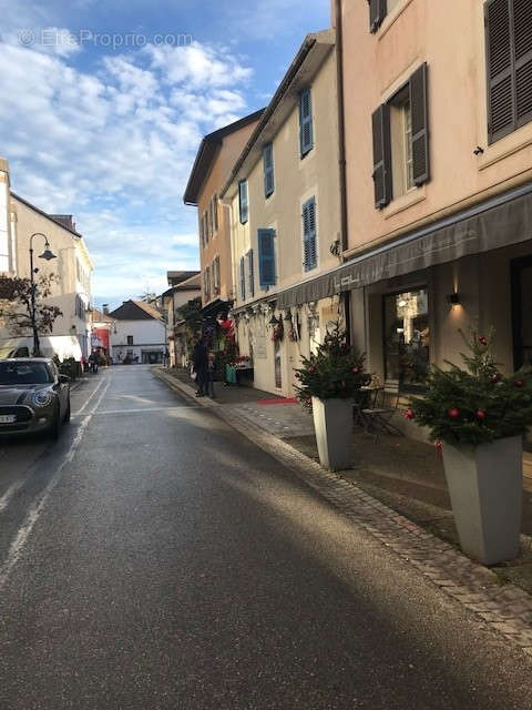 Commerce à DIVONNE-LES-BAINS