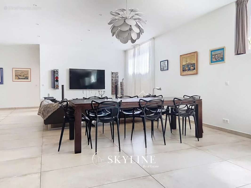 Appartement à MARSEILLE-5E