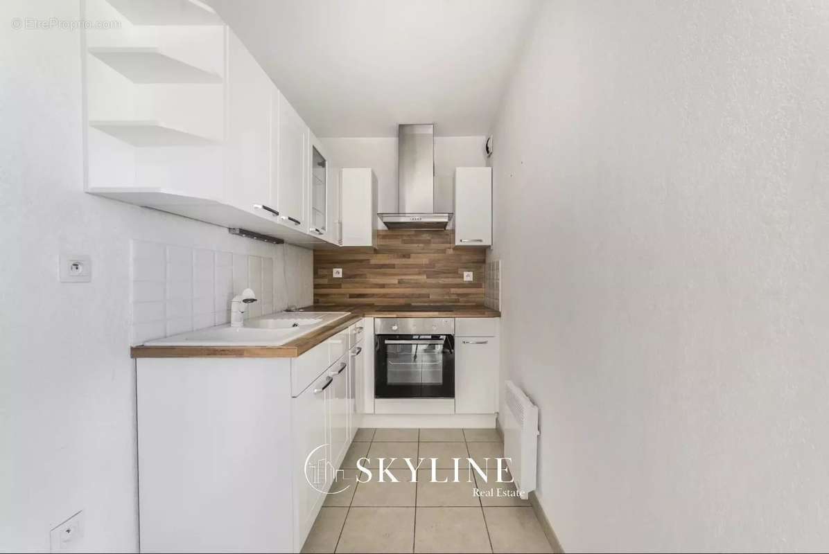 Appartement à MARSEILLE-4E