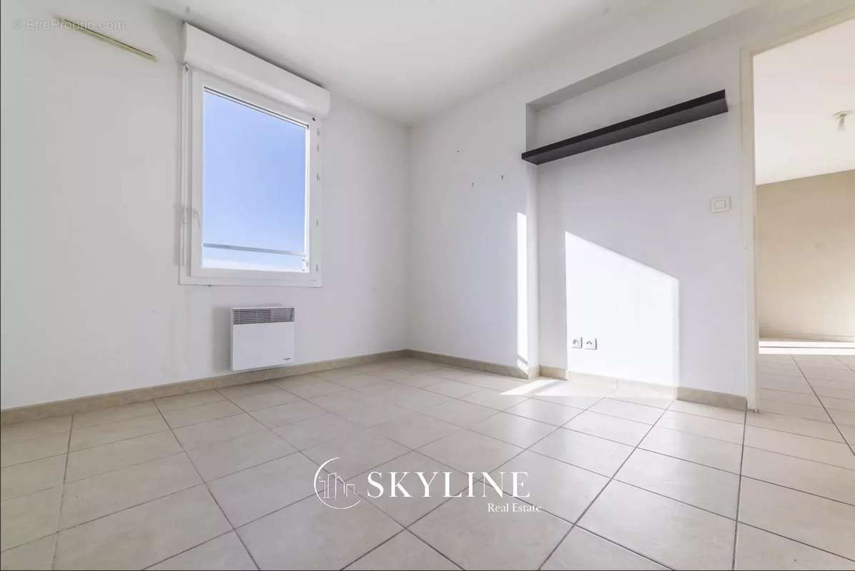 Appartement à MARSEILLE-4E