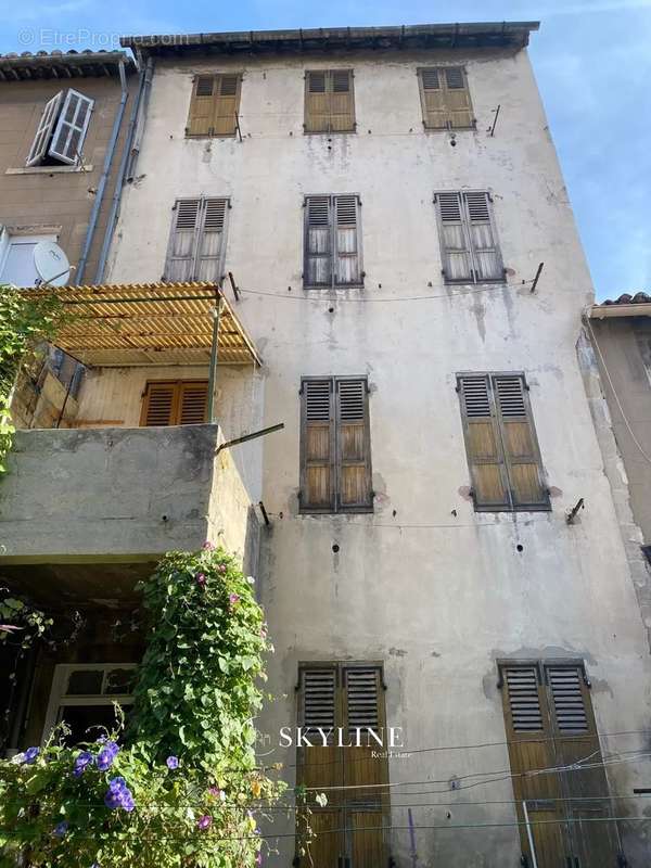 Appartement à MARSEILLE-3E