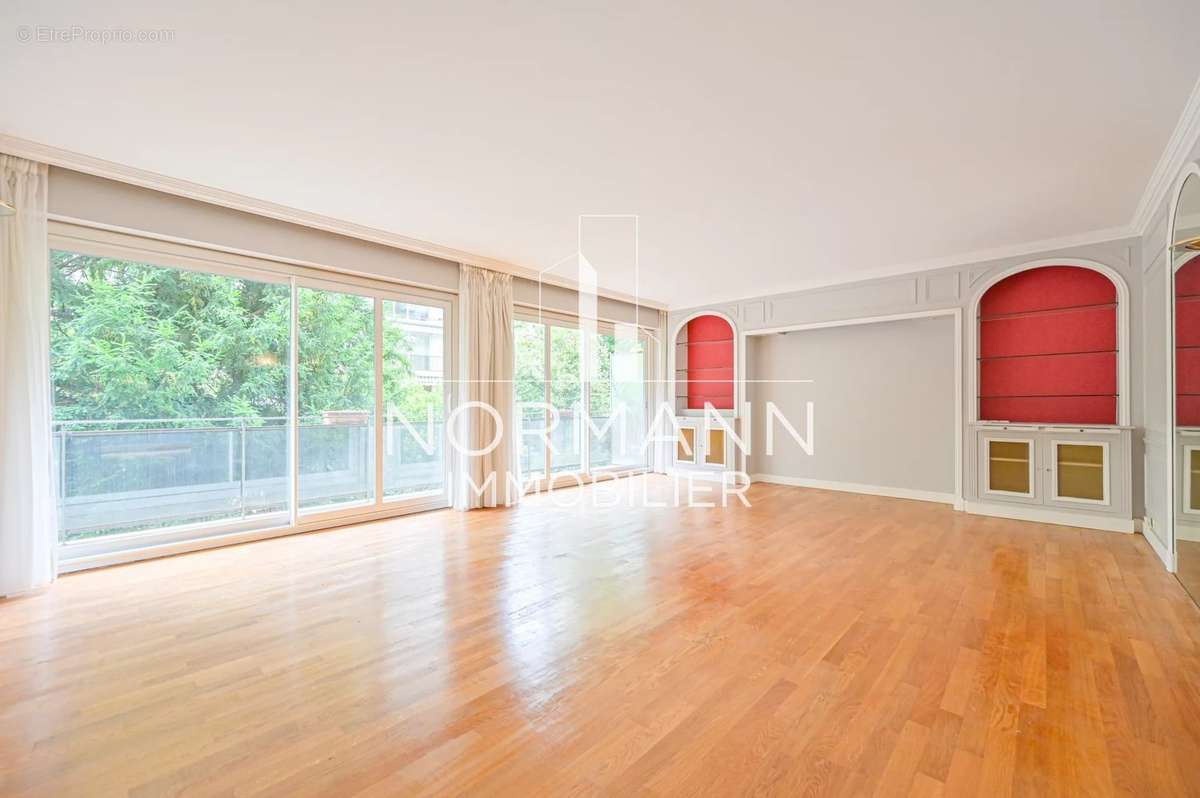 Appartement à NEUILLY-SUR-SEINE