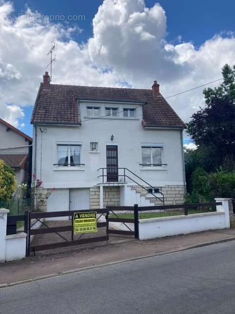 Maison à COSNE-COURS-SUR-LOIRE