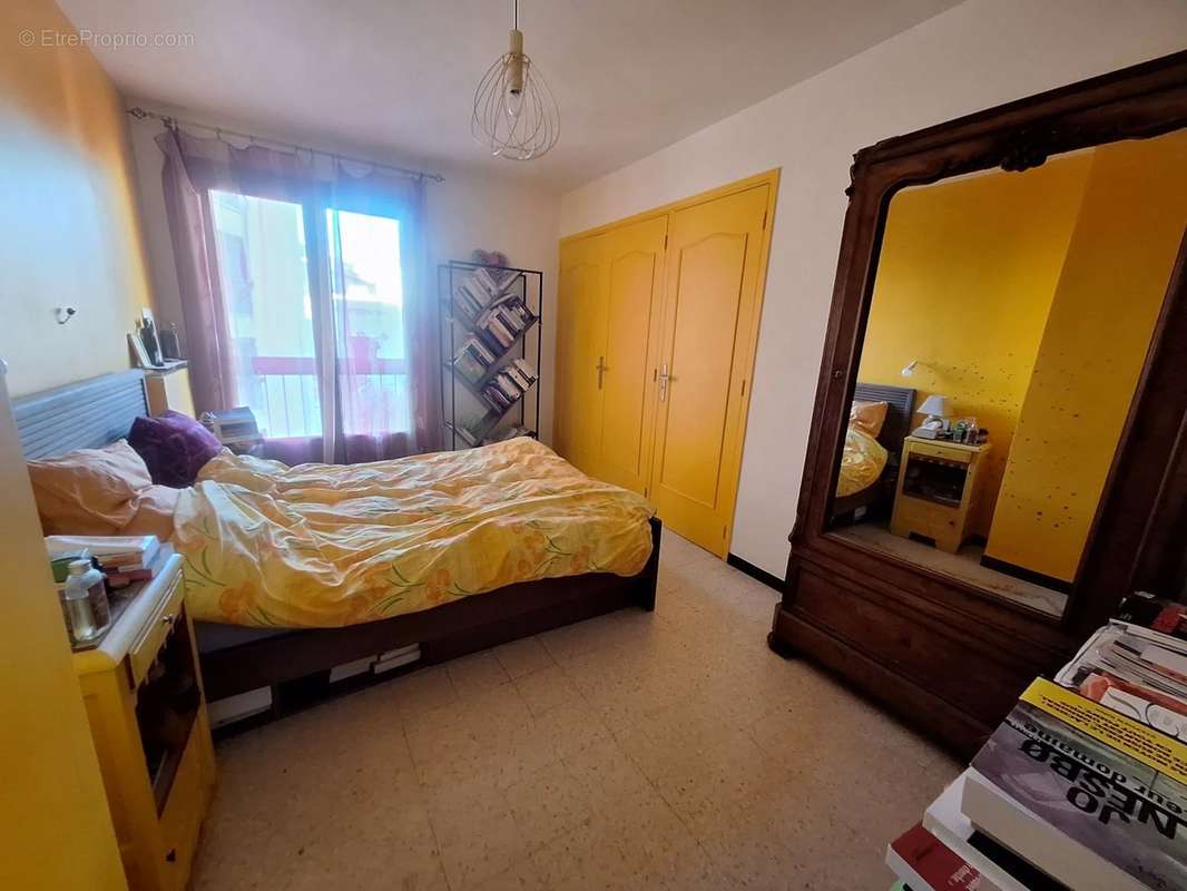 Appartement à MARSEILLE-4E