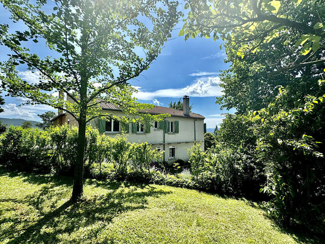 Maison à PERIGNAT-SUR-ALLIER