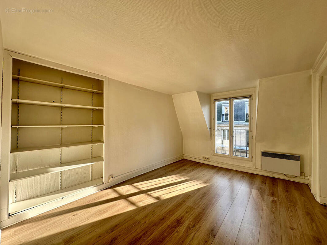 Appartement à PARIS-10E