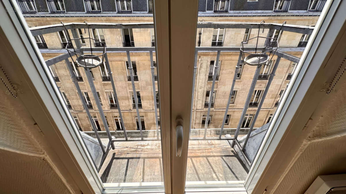 Appartement à PARIS-10E