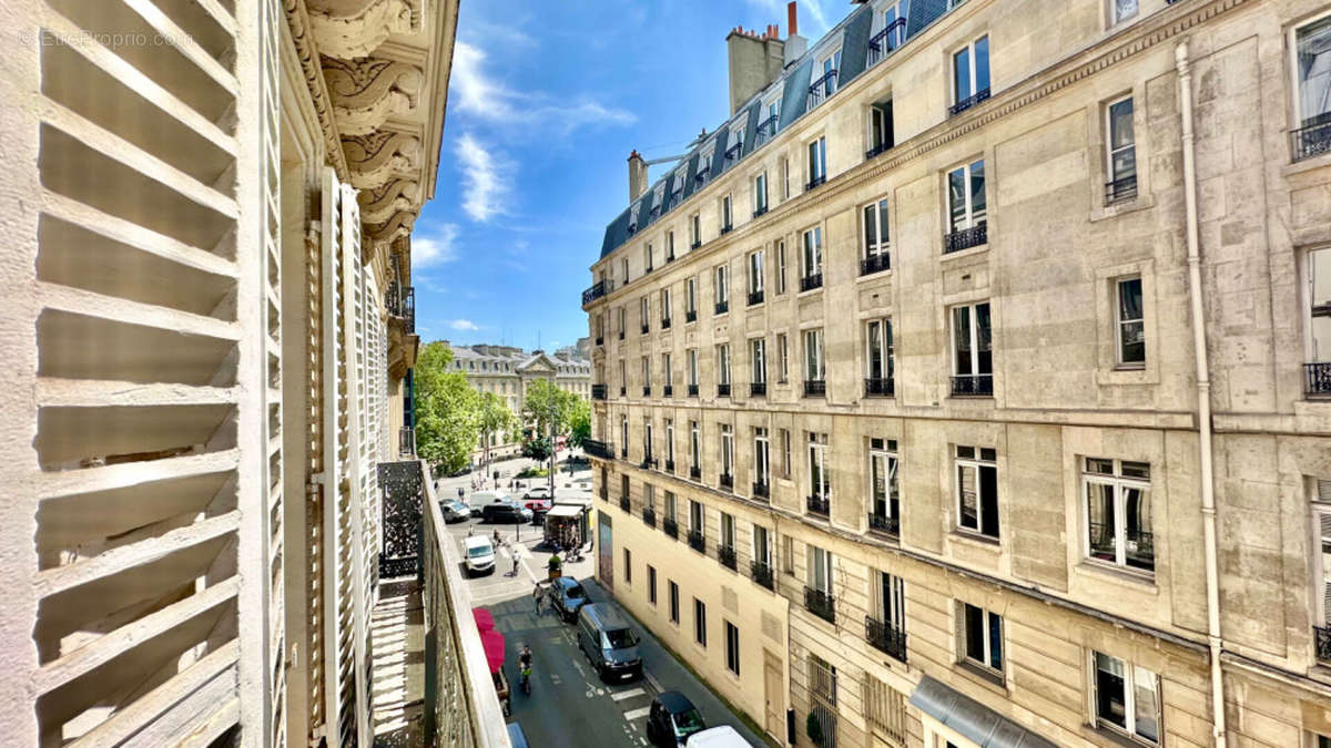 Appartement à PARIS-10E