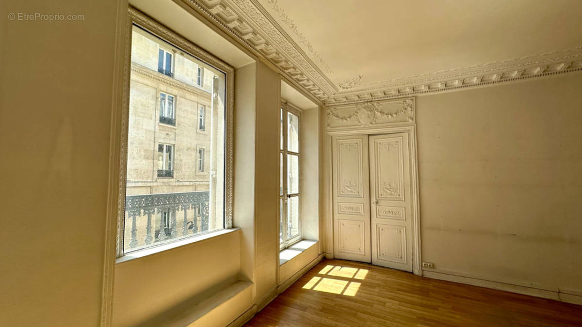 Appartement à PARIS-10E