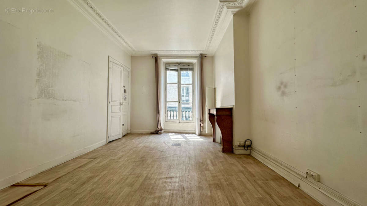 Appartement à PARIS-10E