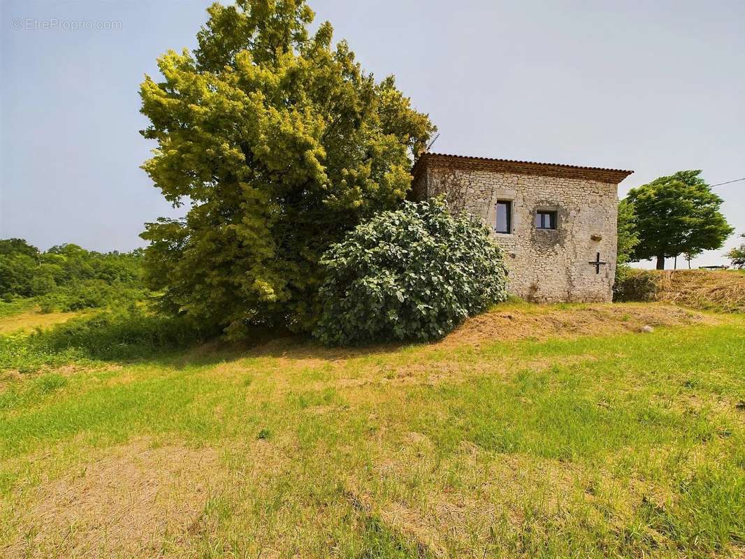 Maison à BEAUVILLE