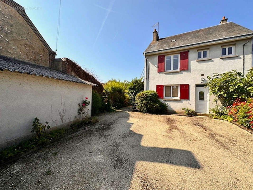 Maison à AUBIGNY-SUR-NERE