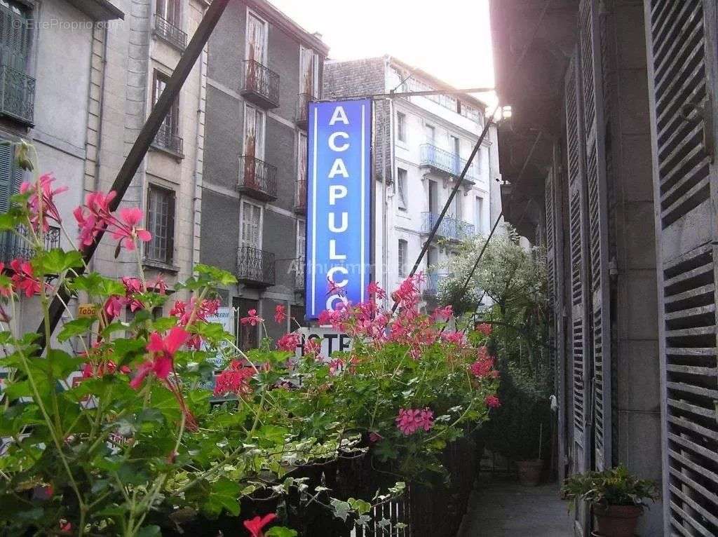 Autre à LOURDES