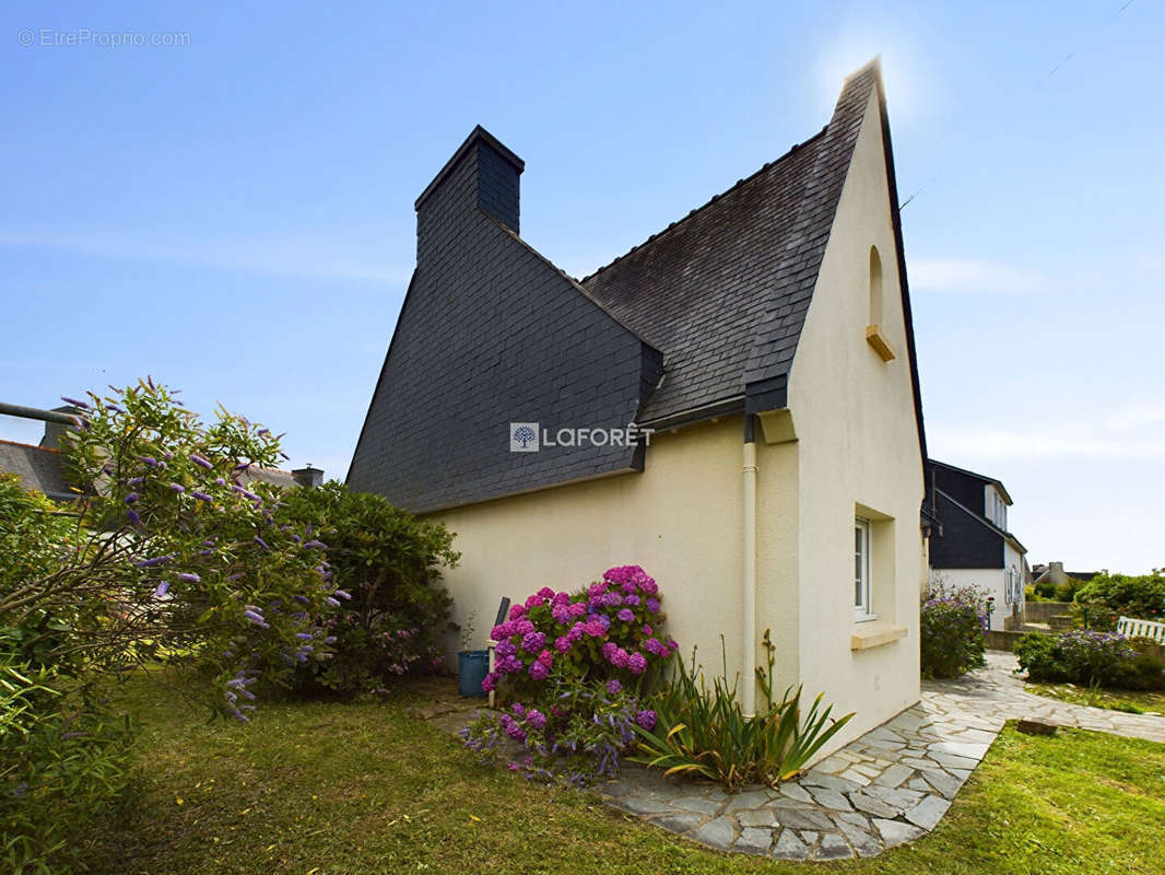 Maison à ERGUE-GABERIC